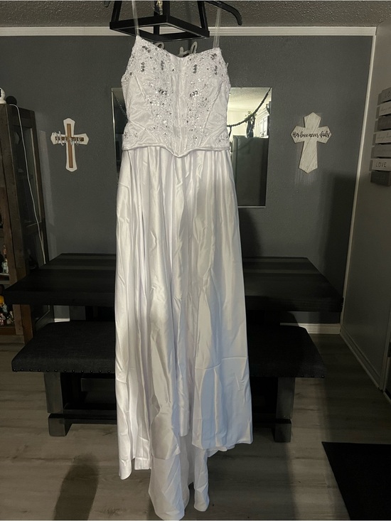 butter pure lab Dresses & Skirts - White Beaded Strapless Wedding/ Formal Gown